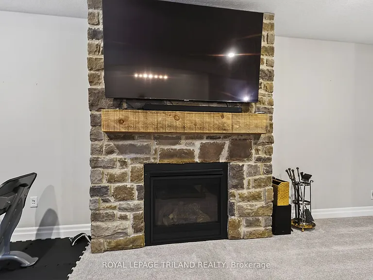 9861 Glendon Dr #218 — Photo 32