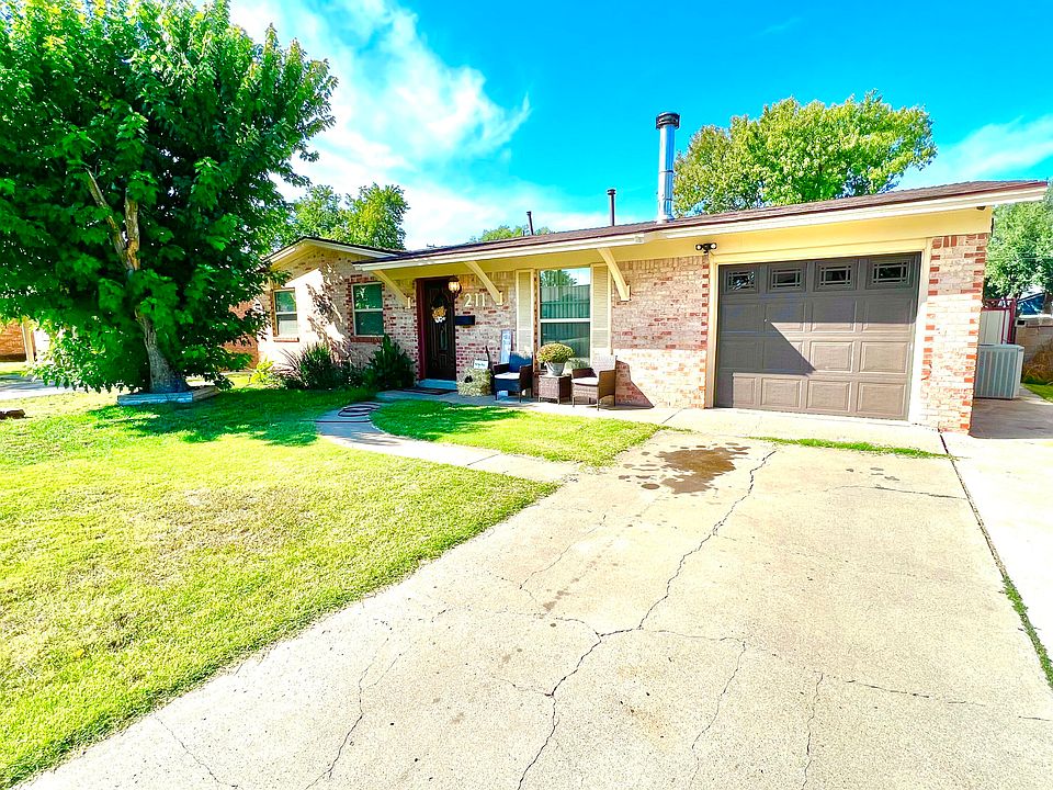 1st image of 211 Spruce Ave
