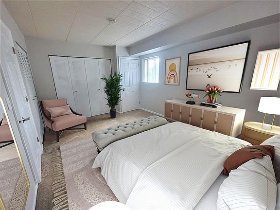 Large Master Bedroom w/ walk in closet