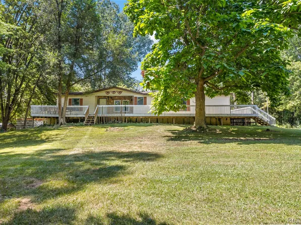 9940 Bunton Rd, Willis, MI 48191