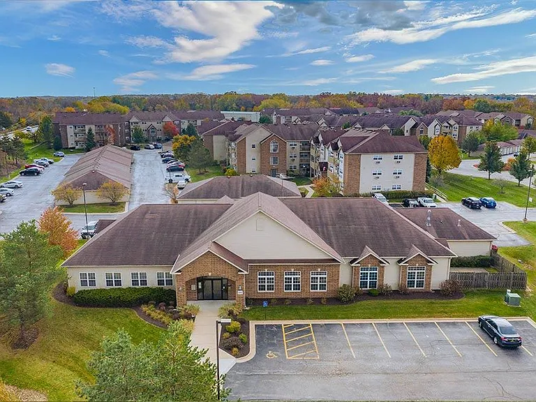 The Highlands of Kensington Manor — Photo 1