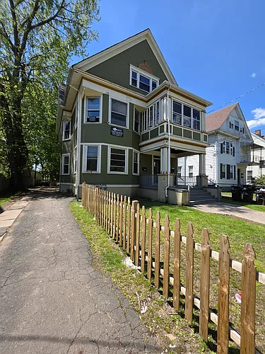 726 Elm St Photo 1