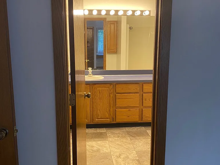 4813 Russell St — Photo 12