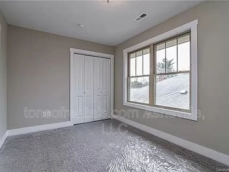 601 Fairview Rd — Photo 14