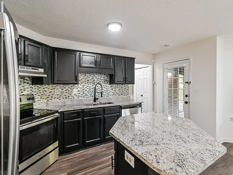 7159 Creekside Dr — Photo 8