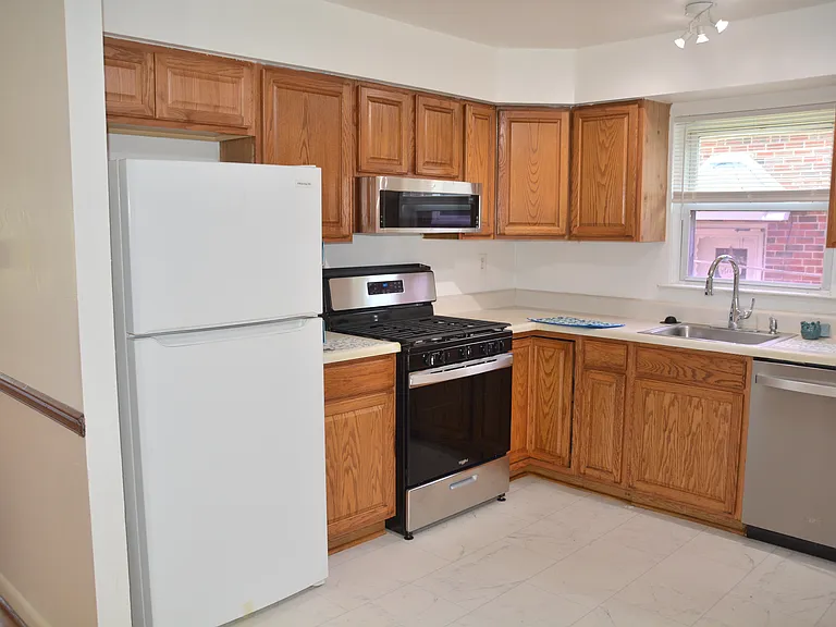 1714 Loney St #2 — Photo 9