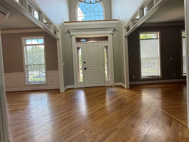 2128 Roswell Dr — Photo 4
