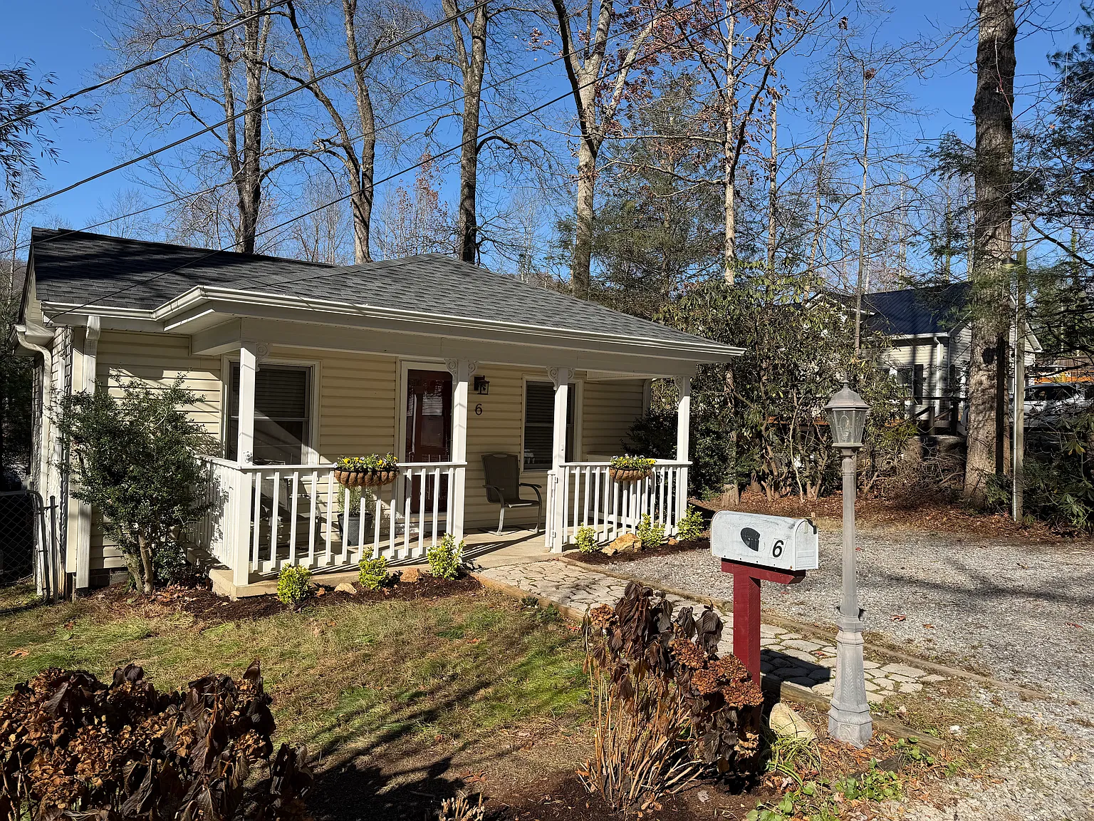 6 Dixon Rd — Photo 2