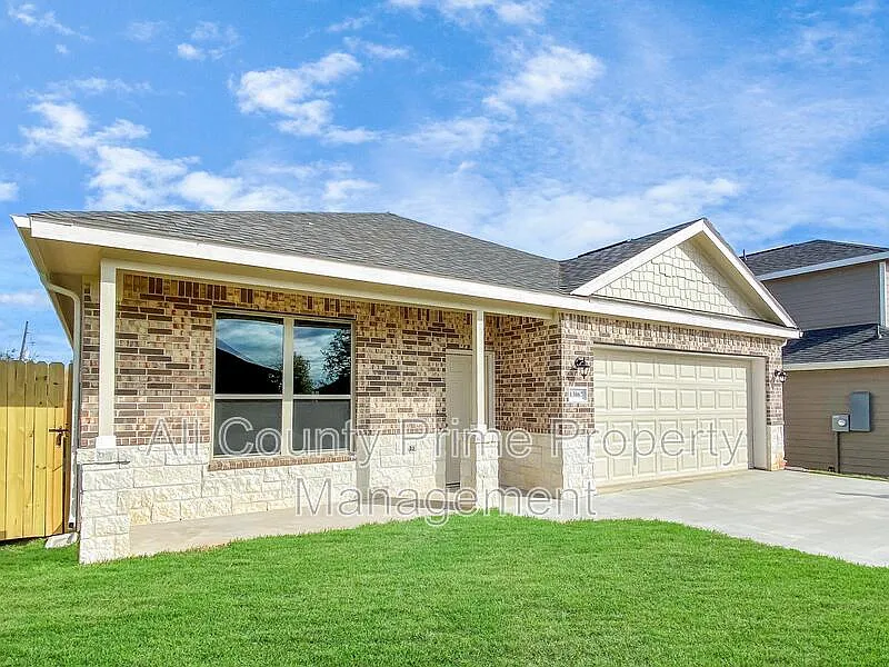3 bed, 2.0 bath, 1525 sqft, $1,850 — Photo 3