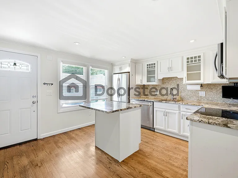 40 Brook St — Photo 5