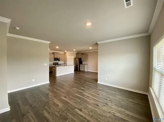 4 bed, 2.0 bath, 1884 sqft, $1,899 — Photo 3