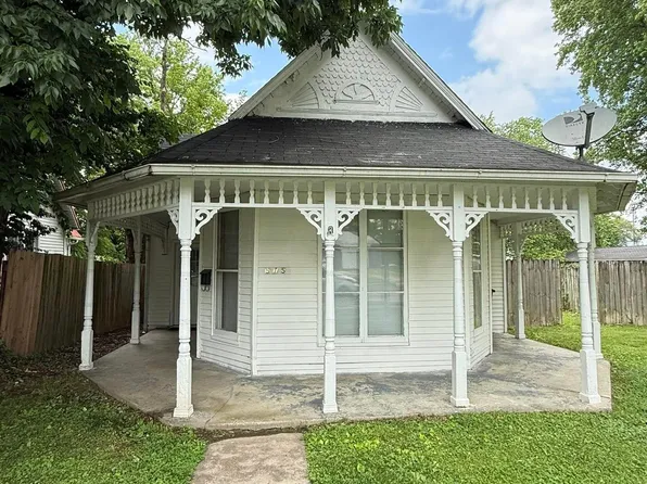 515 W Vine St, Mitchell, IN 47446