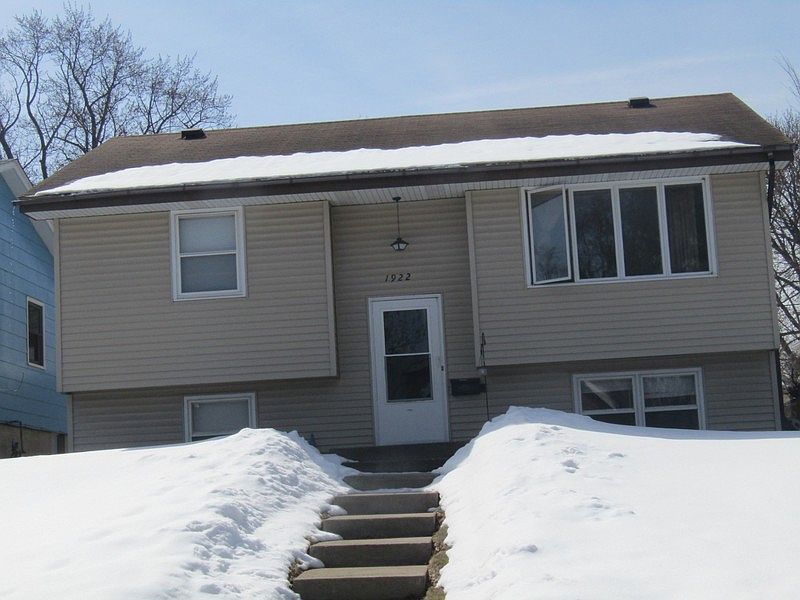 1st image of 1922 Cottage Ave E