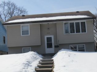 1922 Cottage Ave E, Saint Paul, MN 55119