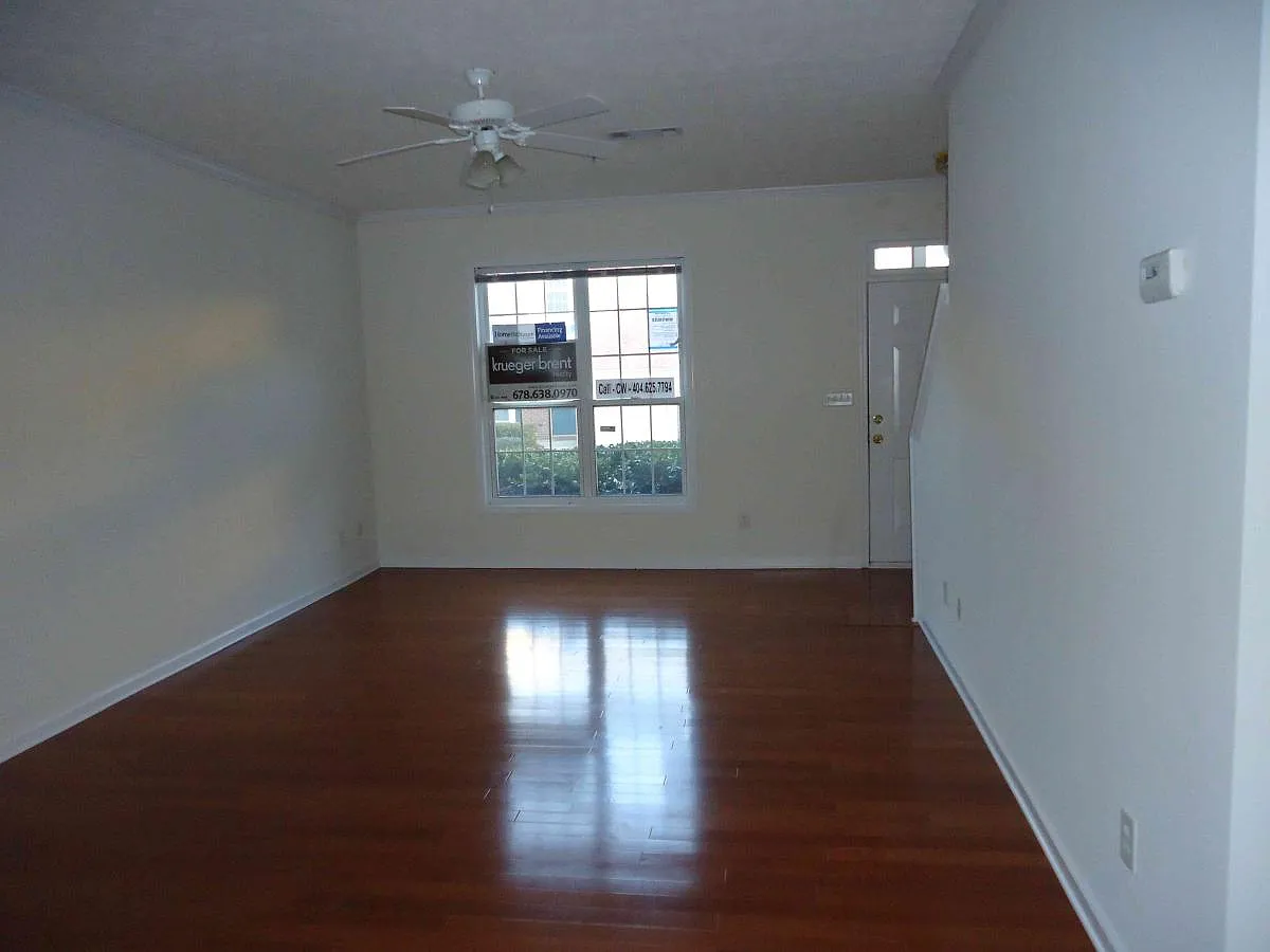 4 bed, 2.5 bath, 1711 sqft, $2,175 — Photo 4