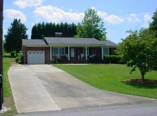 506 W School St, Maiden, NC 28650