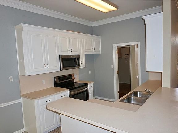 4th image of 236 Redwood Ct