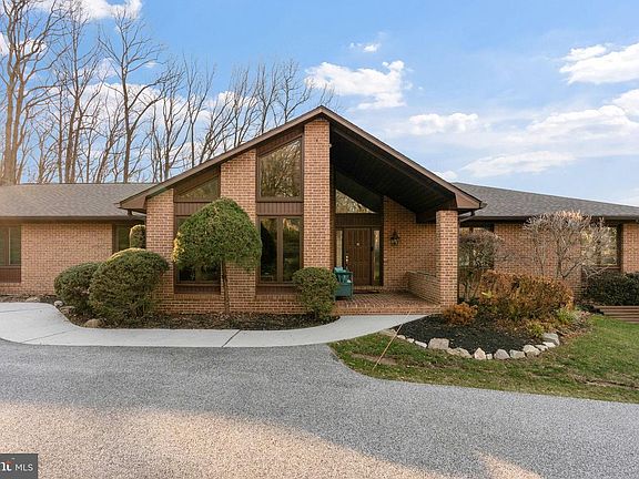 2nd image of 2104 Highland Ridge Dr