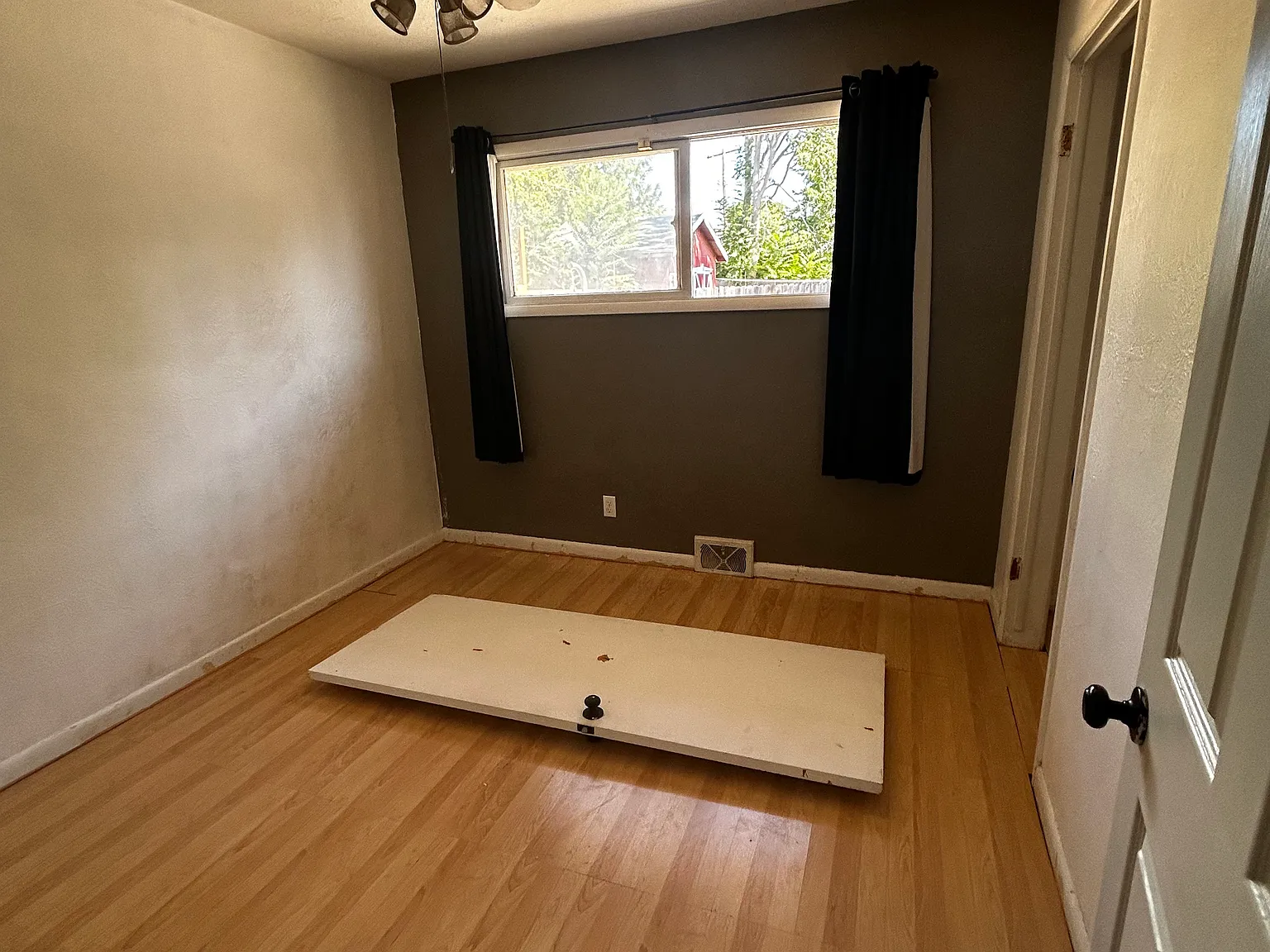 1 bed, 2000 sqft, $600 — Photo 3