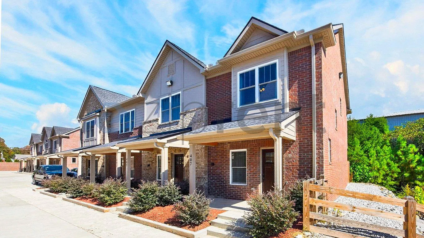 2 bed, 2.5 bath, 1200 sqft, $1,745 — Photo 1