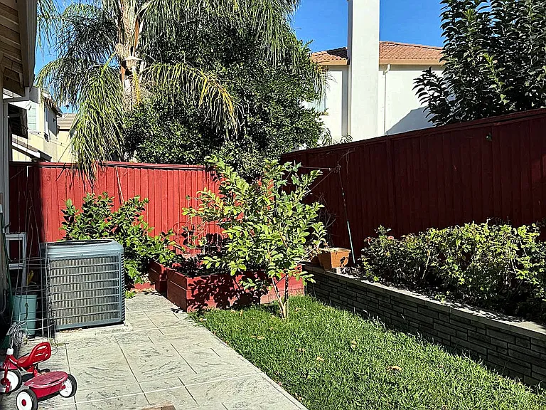 65 E Legacy Dr — Photo 15