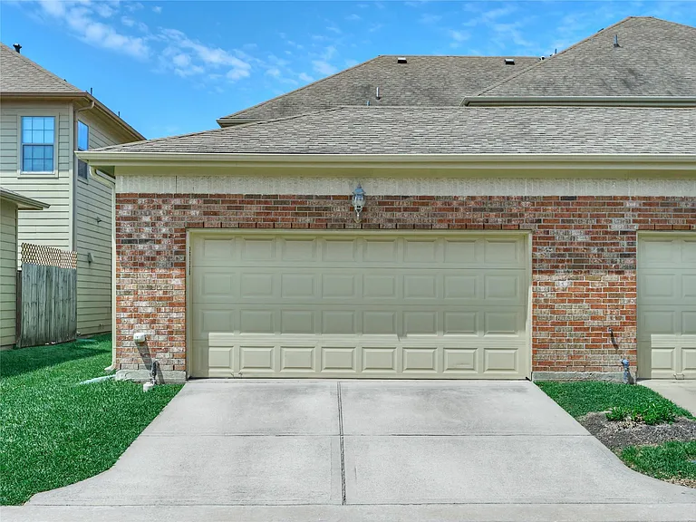 2726 Misty Heath Ln — Photo 23