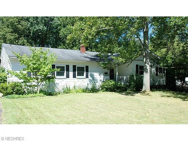 870 Shullo Dr photo 1