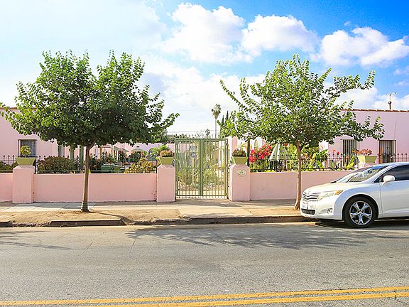 5th image of 1039 N Normandie Ave