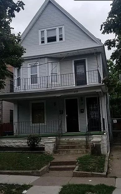 1st image of 495 Woodlawn Ave #1