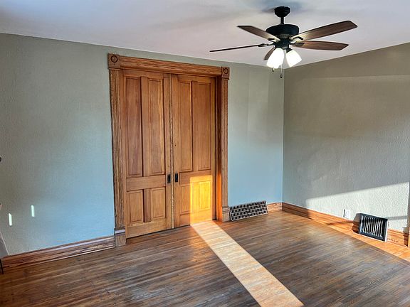 5th image of 309 S 10th St