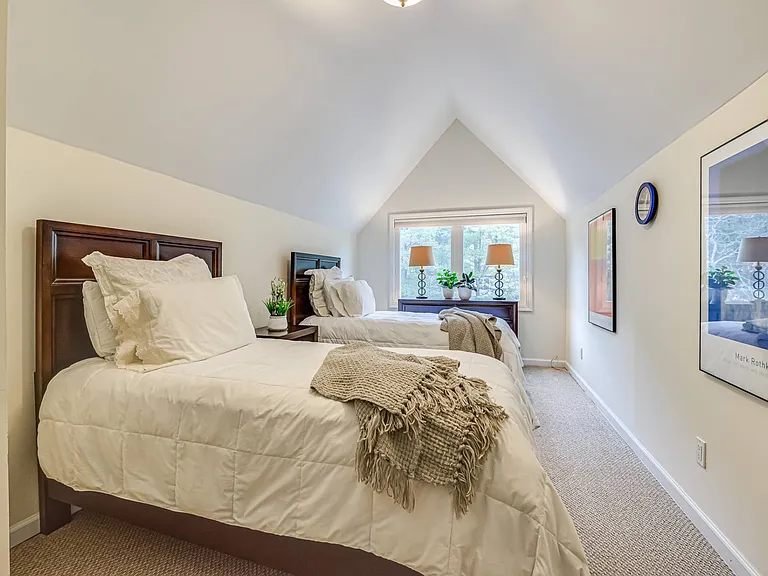 18 Lakeside Ln — Photo 21