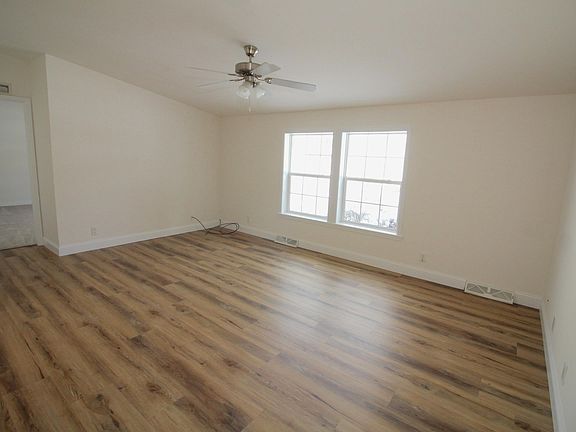 4th image of 30 Sawmill Ridge