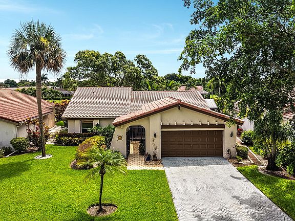 2nd image of 5569 Lakeview Mews Drive