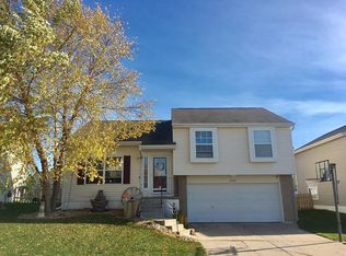 15359 Grebe St, Bennington, NE 68007