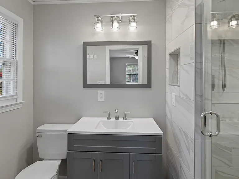400 Hallmark Rd — Photo 25