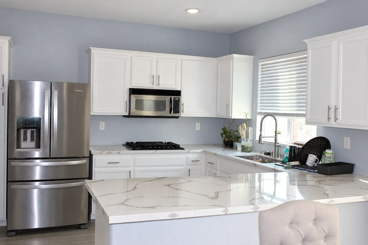 4 bed, 2.5 bath, 2155 sqft, $5,000 — Photo 2