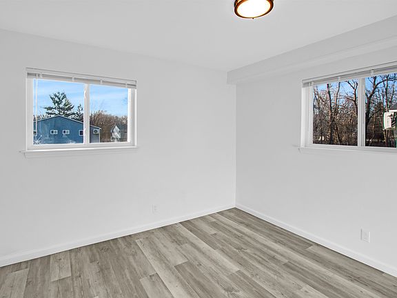 4th image of 3901 N Averill Ave #104