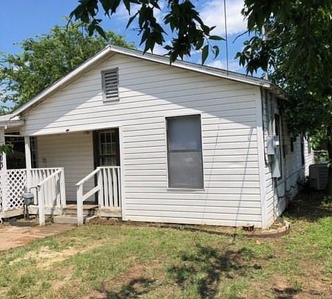 2nd image of 303 Ross Ave