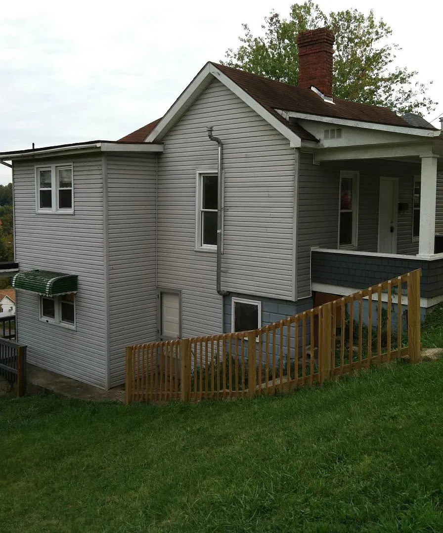 4 bed, 1365 sqft, $1,000 — Photo 3