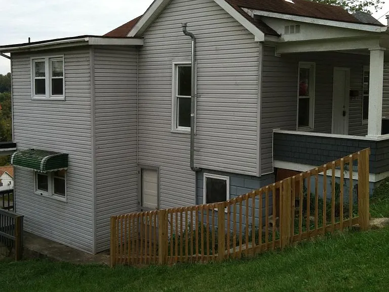 610 View Ave — Photo 3