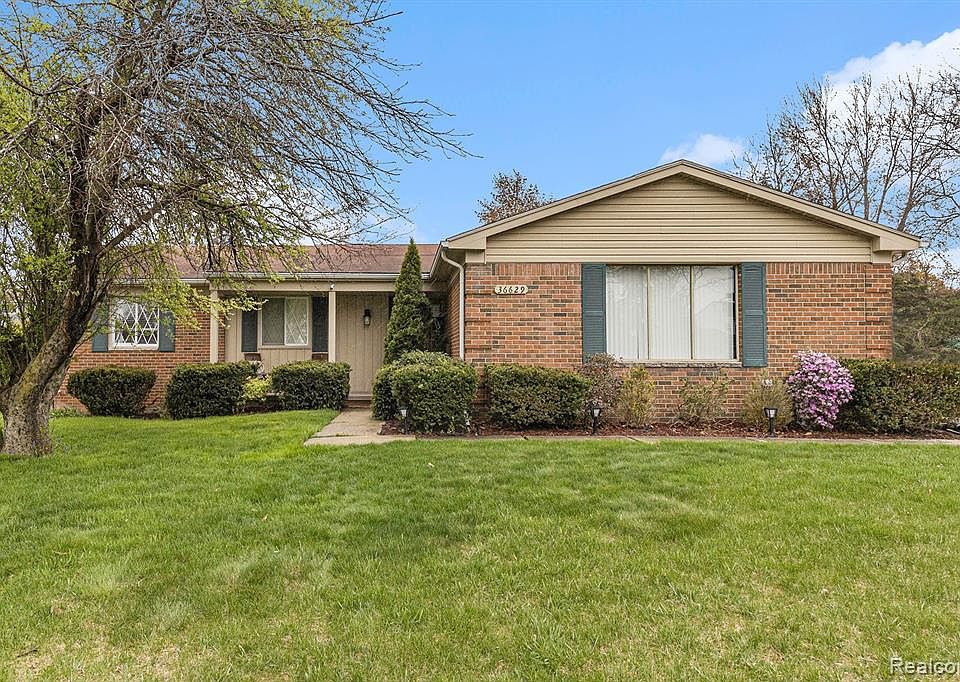 1st image of 36629 Lansbury Ln