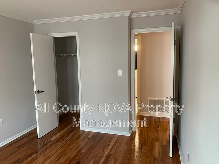 1611 Carriage House Ter #D — Photo 9