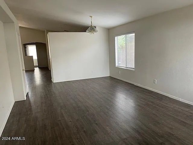 8006 W Adam Ave — Photo 2