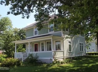 1019 4th St NE, Hampton, IA 50441