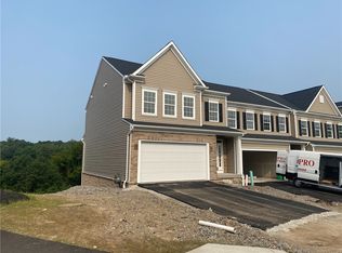 137 Sweetwater Dr, Coraopolis, PA 15108