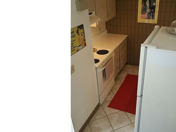 4th image of 170 Bryn Mawr St