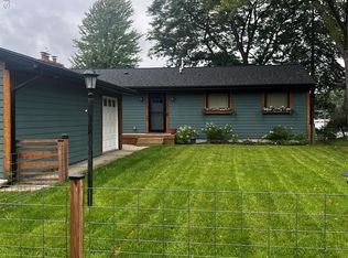 1922 Lake Pointe Dr, Ortonville, MI 48462