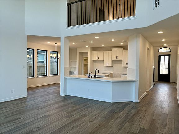 5th image of 32322 Green Ash Dr