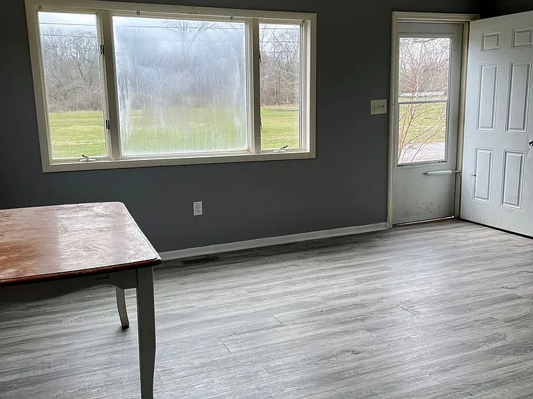 233 Dixie Ave — Photo 3
