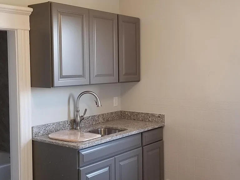 48 Riverside St #2F — Photo 3